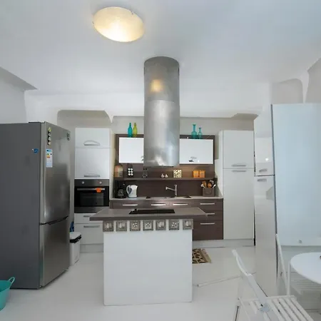 Seaview Oasis With Pool & Hot Tub *